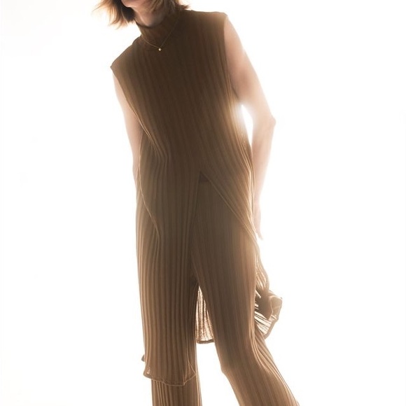 Zara new flared ribbed knit L top and S trouser - Picture 5 of 8